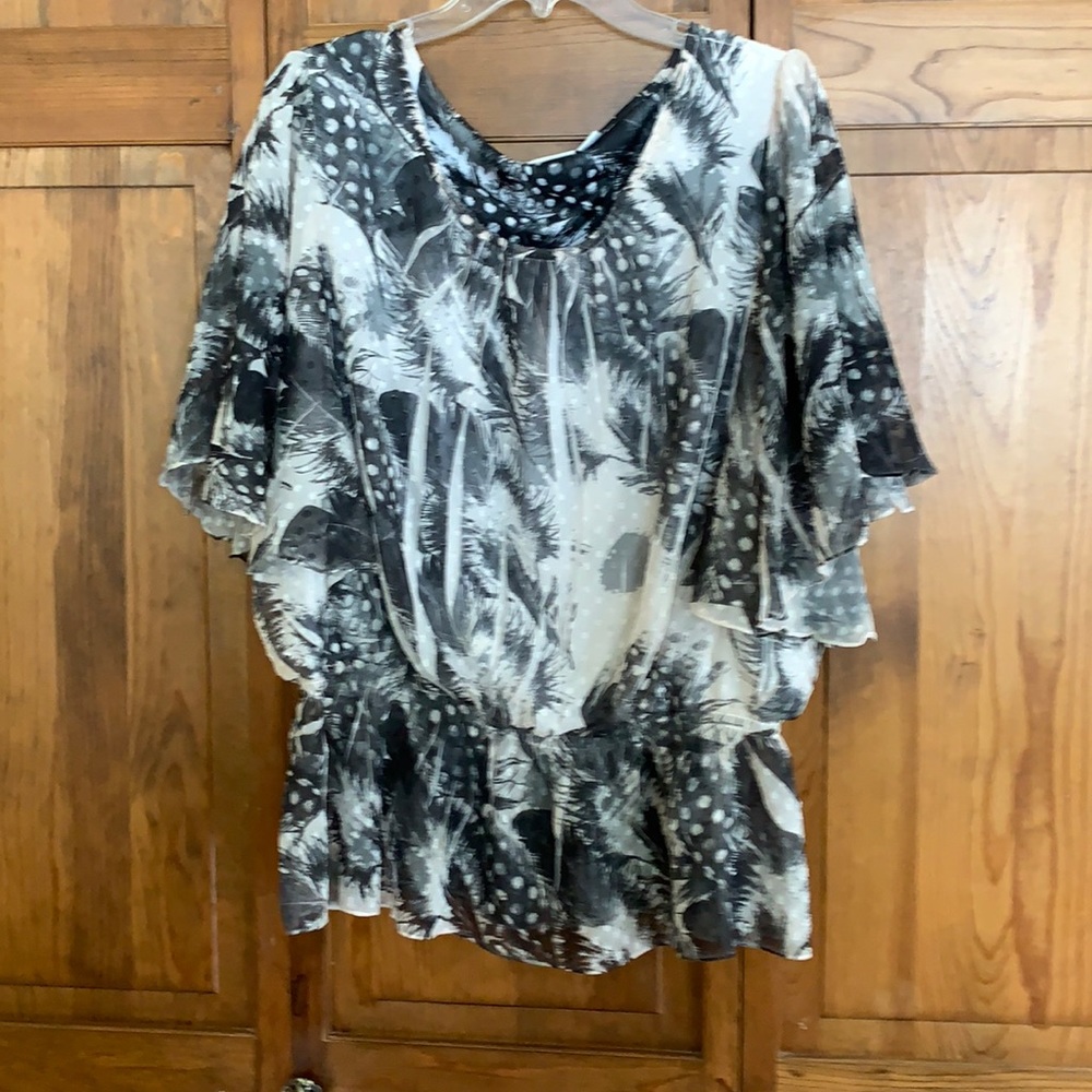 Top dressy black and white comfortable